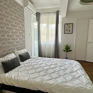 https://dd-studio.bucharesthotelsnow.com
